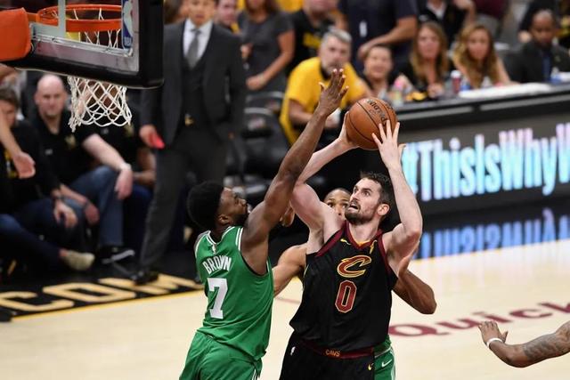 西媒：皇马球探抱怨500欧月薪太低